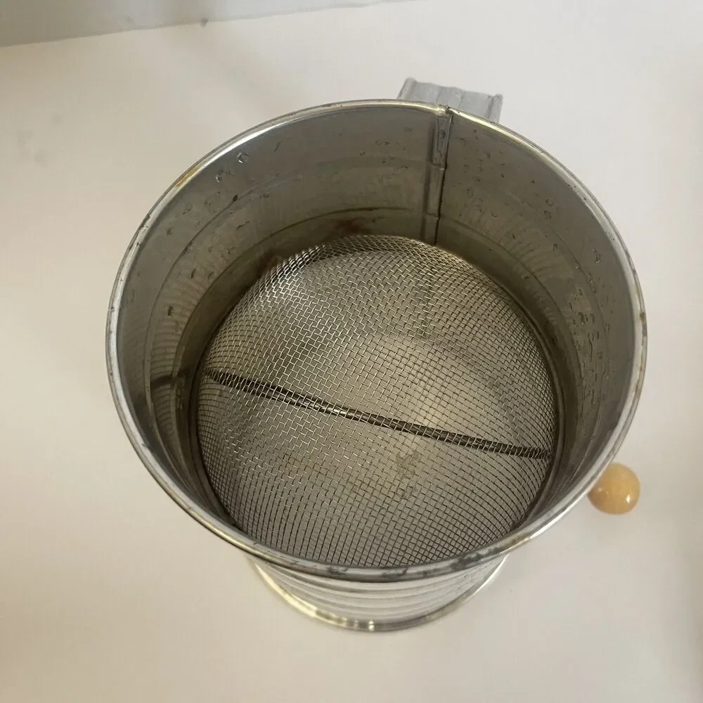 Vintage Aluminum Flour Sifter 3 Cup Wooden Handle Spinning